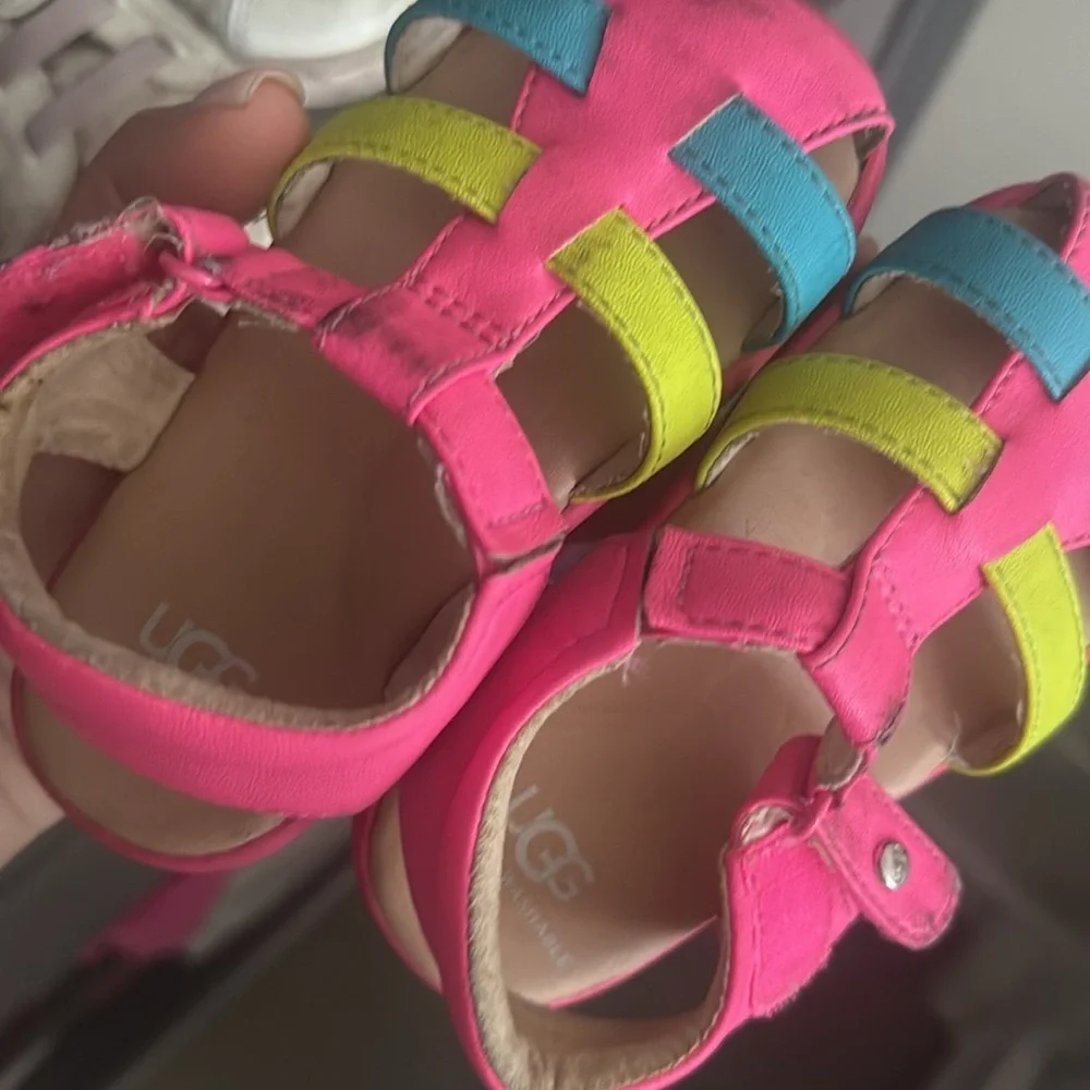 Ugg sandals size 6/7